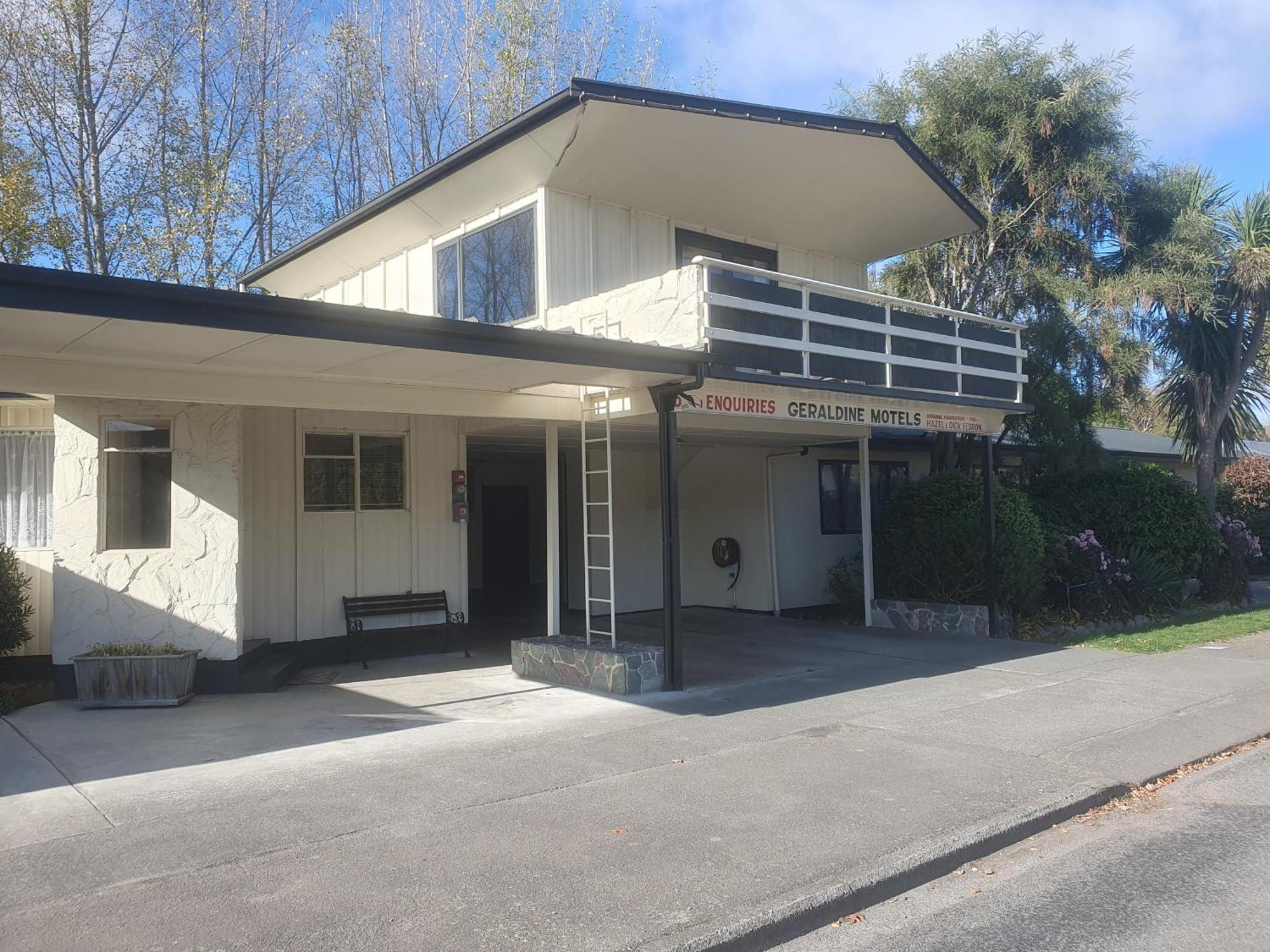 Geraldine Motels Bagian luar foto