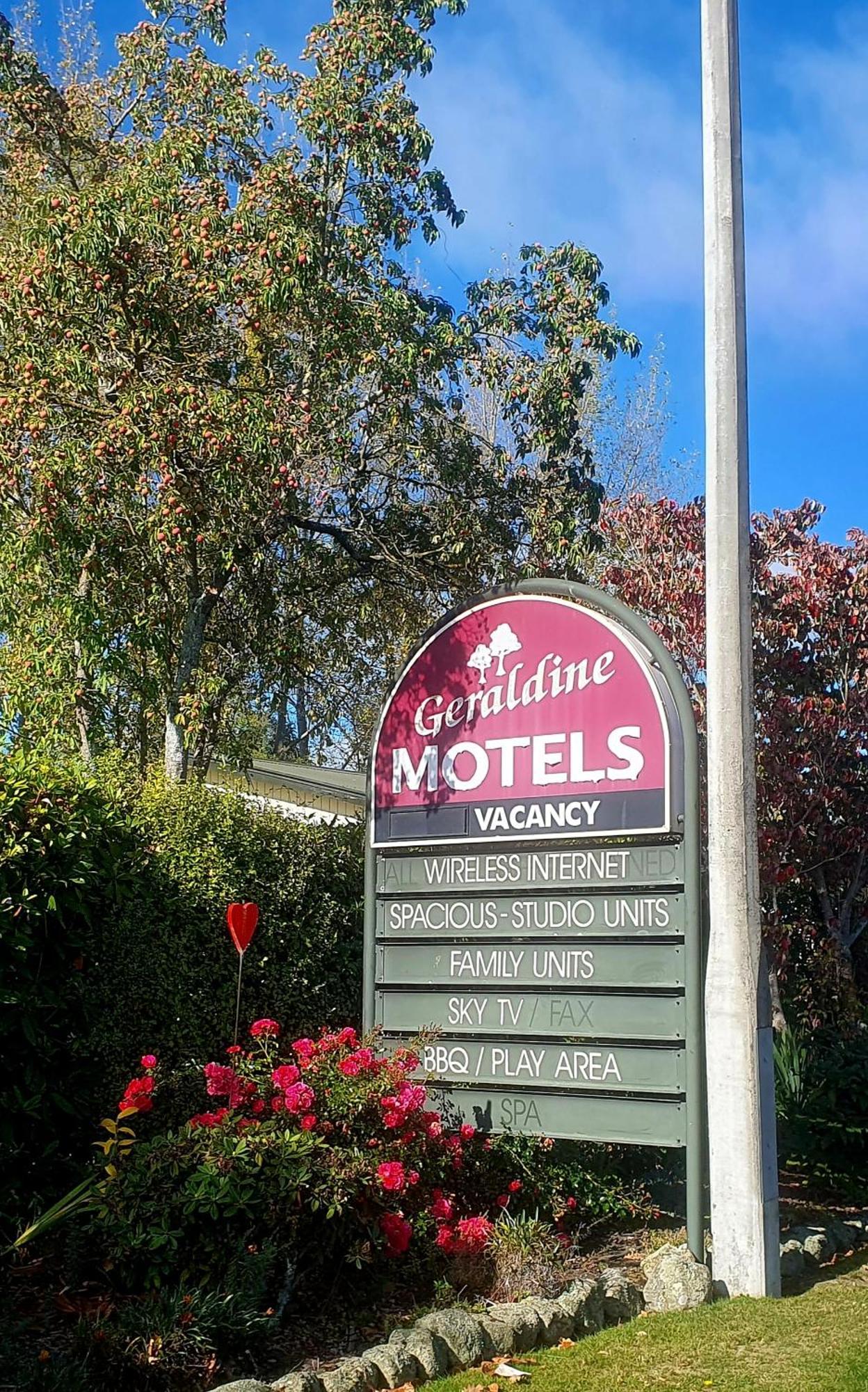 Geraldine Motels Bagian luar foto
